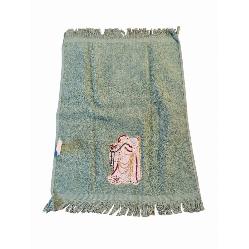 Vintage Christmas Hand Towel Sage Green Victorian Santa Embroidered Fringe 11x16